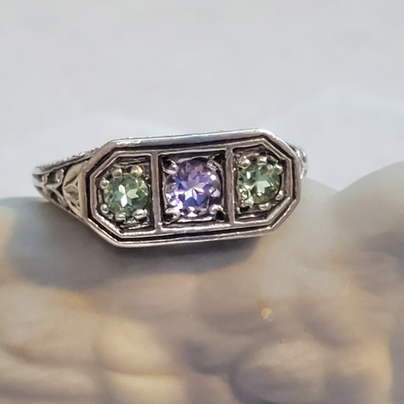 Vintage Sterling Silver Filigree Ring with Amethyst and Peridots Size 7.5 - Picture 2 of 16
